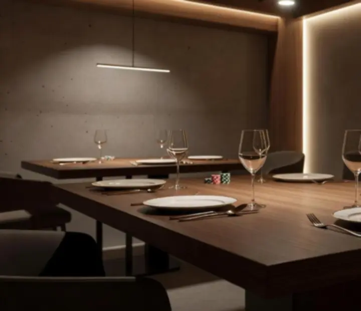 Elegancki stół w restauracji Wonderstar s. r. o. przygotowany na wieczorną kolację przy kartach